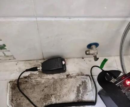 新郑屋顶漏水维修公司分享下卫生间漏水的危害及解决方法